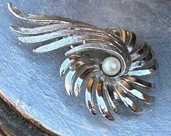 Vintage Estate Kramer Brooch Signed
