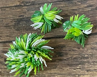 Vintage Green & White Plastic Flower Clip On Earrings