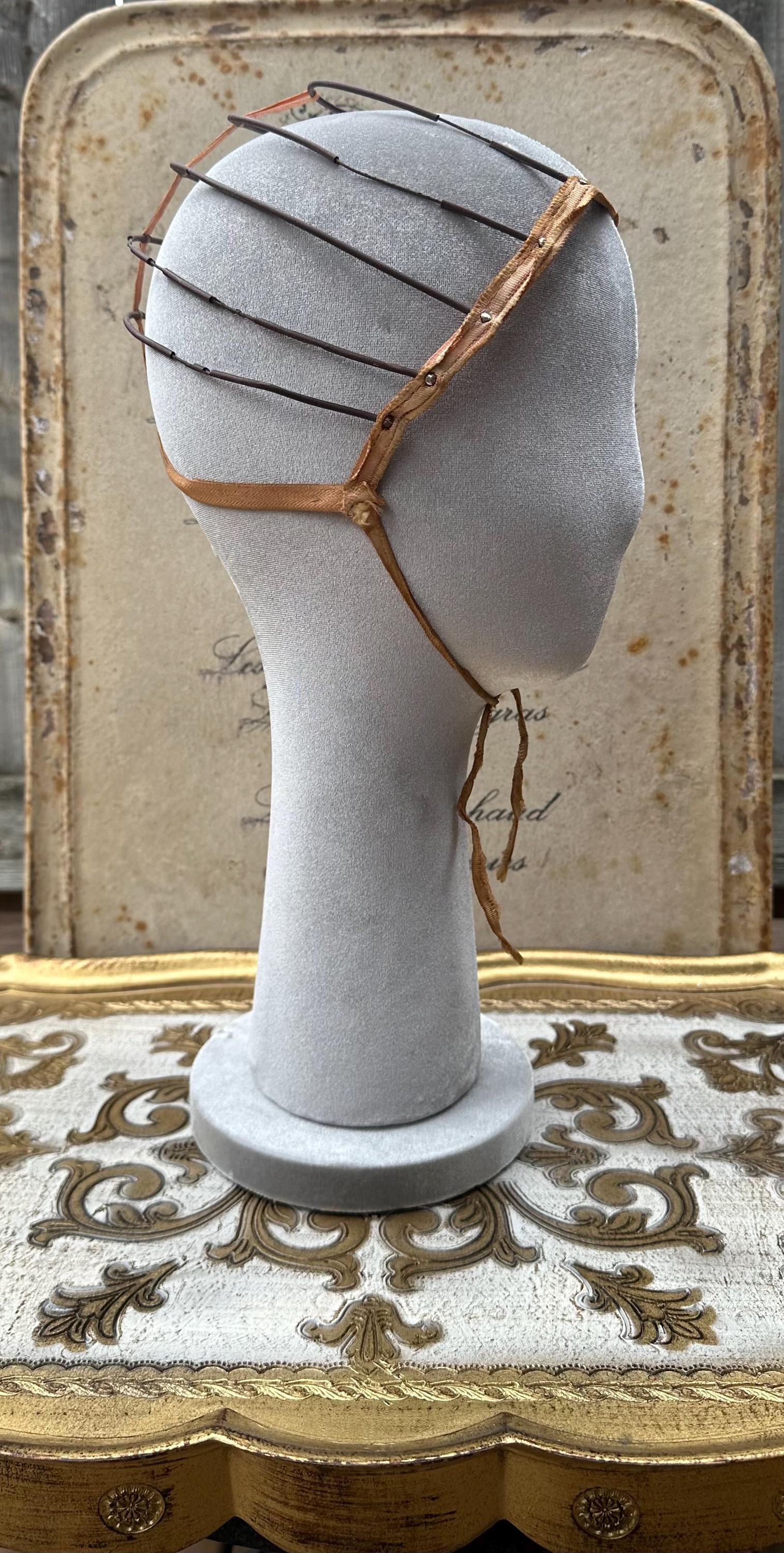 Vintage / Antique Nay'r Waving Bonnet