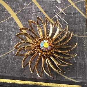 Sarah Coventry Canada Sunflower Brooch