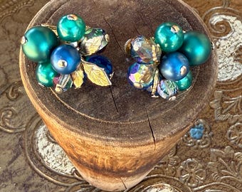 Vintage Vendome Blue Green Beaded Screwback Earrings