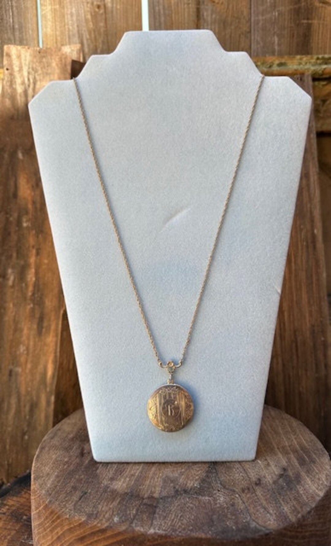 Vintage Jewelry 1928 Jewelry Locket Necklace 1928 Jewelry Company