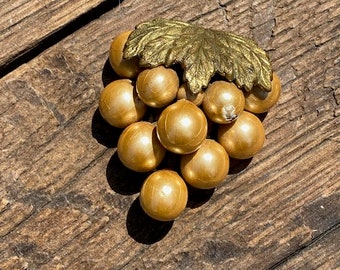 Vintage Goldish Yellow Faux Pearl Shoe/Sweater Clip