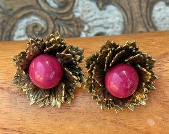 Vintage Gold Tone & Berry Bead Clip On Earrings