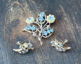 Vintage Estate Coro Pale Blue & Faux Pearl Brooch and Earrings Set