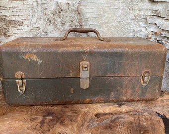 Vintage Metal Tool / Tackle Box  (A)