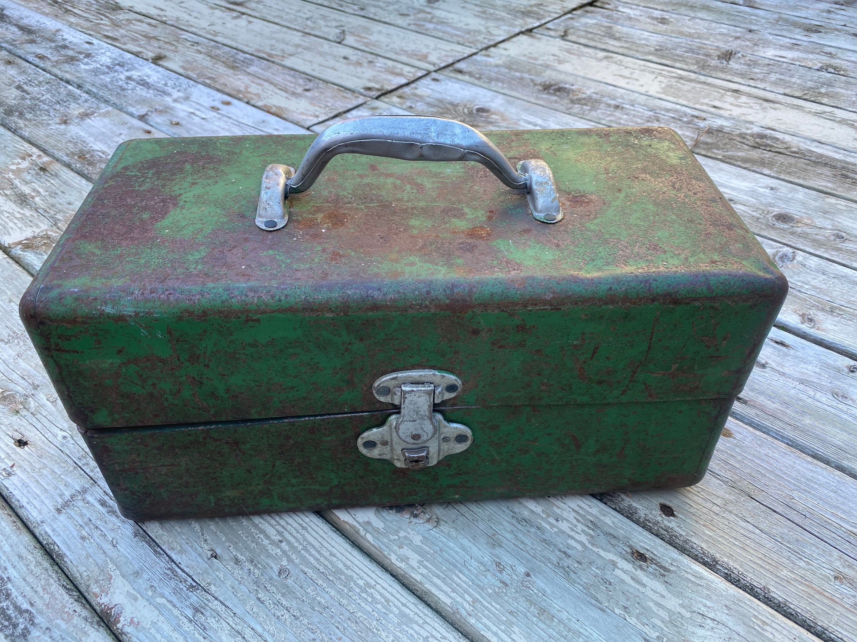 Vintage Green Metal Tackle Box -  Israel