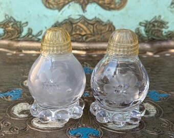 Vintage Mid Century Imperial Glass Candlewick Etched Glass Salt & Pepper Set
