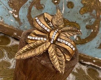 Vintage Goldtone & Rhinestone Sweater Clip