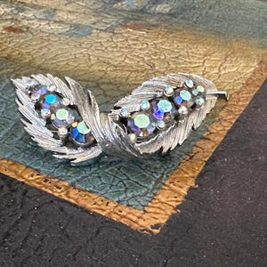 Vintage Lisner Leaf Pin and Clip Earrings