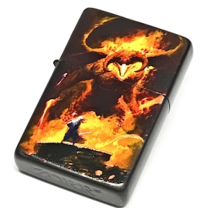 Herr der Ringe ZIPPO oder amerikanisches Flip Top Feuerzeug: Gandalf vs Balrog, personalisiertes Geschenk mit kostenloser Gravur