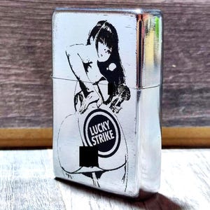 New Unique Vintage style Sexy Pin Up Manga Lucky Strike design for Zippo Personalized Cigars Cigarettes Gift Engraved Flip Top Retro Lighter