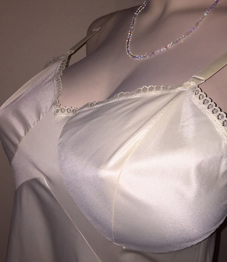 Vintage GLORI Vanilla Creme Full Length Long Nylon Dress Slip 42 Bust Sz 40