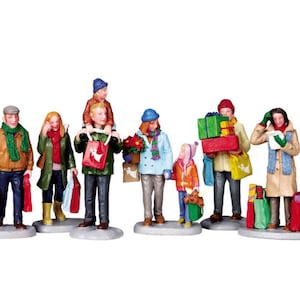Lemax HOLIDAY SHOPPERS Set of 6 #92683 Christmas Village  Accessories Figurine 2010 New Retail Packaging