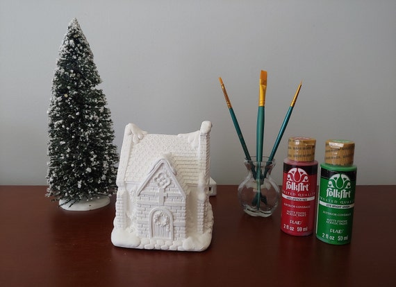 Holiday Time SHIRE CHURCH Ready to Paint Holiday Christmas Village Colorbök  52418 