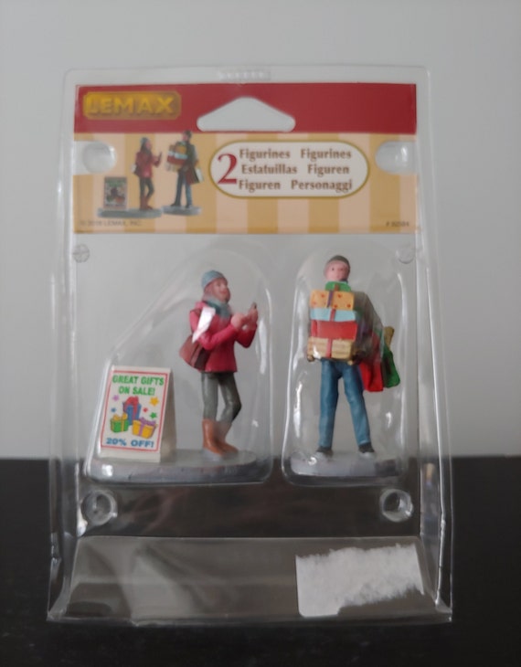 LEMAX VILLAGE COLLECTION SHOPPING TEAMWORK #82584 – Dreamy Hobby