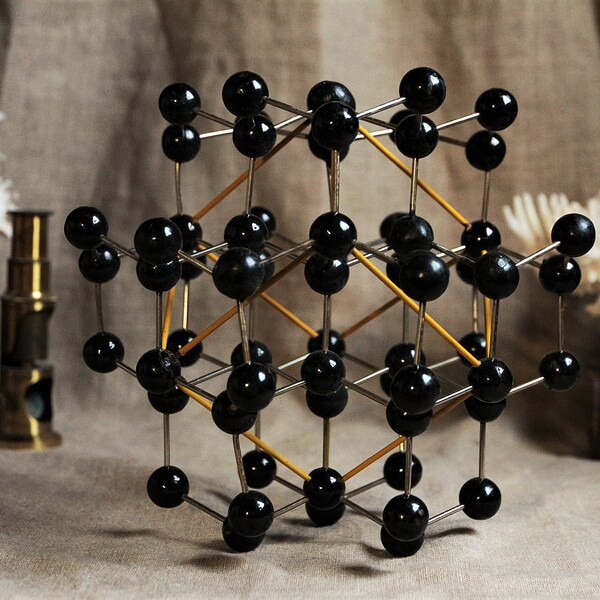 Vintage diamond molecule model. Diamond scientific molecular model. Vintage chemistry model. Curiosities cabinet. Natural sciences.