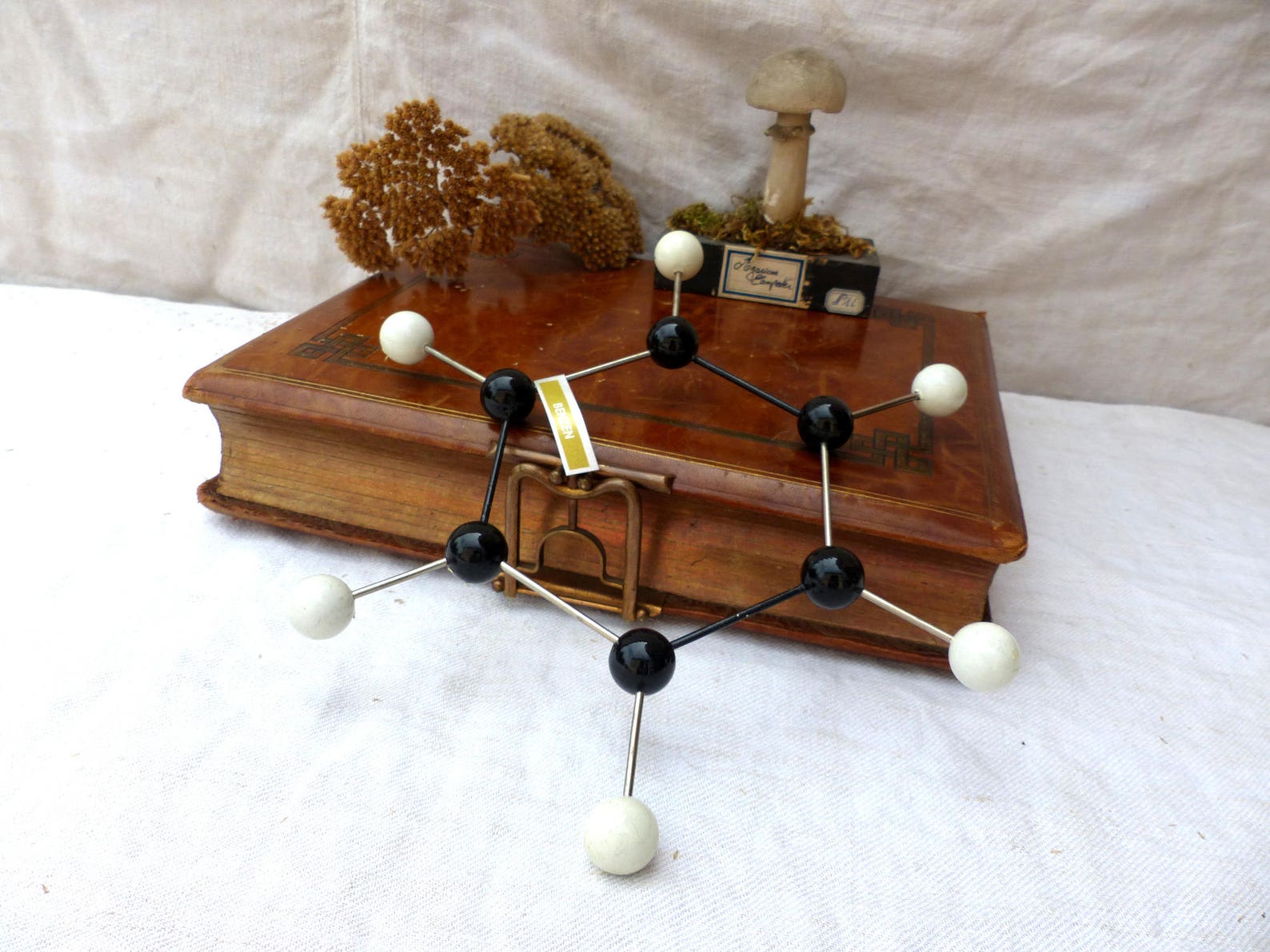 Vintage kleines Molekül Modell. Wissenschaftliches molekulares | Etsy