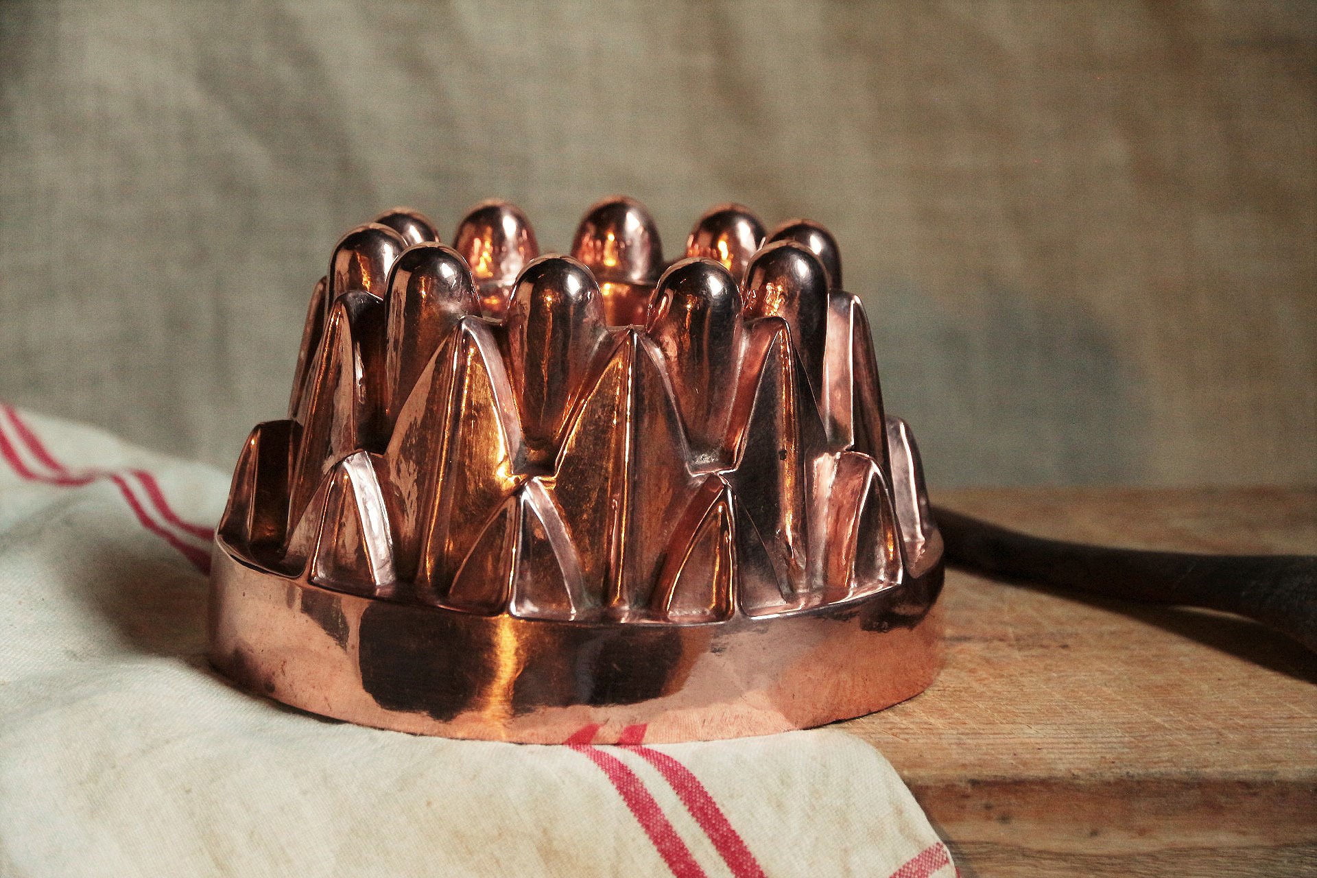 HAND FORGED COPPER BUNDT CAKE MOULD I – Ellei Home