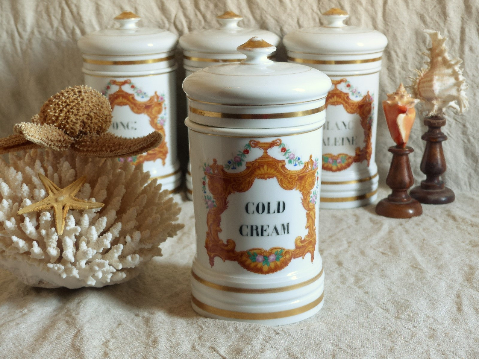 Grand Pot De Pharmacie