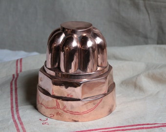 Antique french small copper cake mold. Brioche mold. Copper bundt pan. French bakery mold. French vintage copper cake mold.