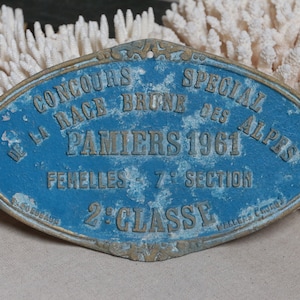 Vintage french cow award prize plaque. Steers French blue Shabby chic Farmhouse decor. Mudroom. Brasserie. French kitchen. Rustic. Game room