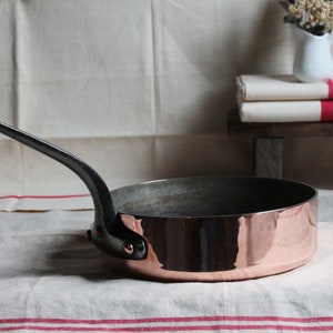 Vintage french professional hammered copper sauté pan. French copper deep skillet iron handle. Fry pan, Grill pan Pewter lined heavy weight
