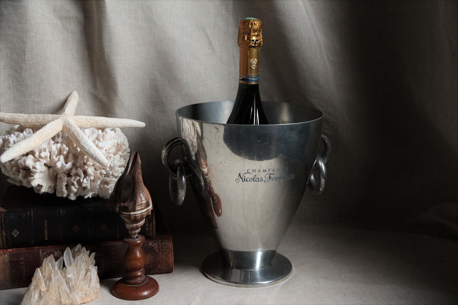 seau à glace champagne vintage en étain français nicolas feuillatte. glacière sur pied. collecteur de seau glace. objet collection