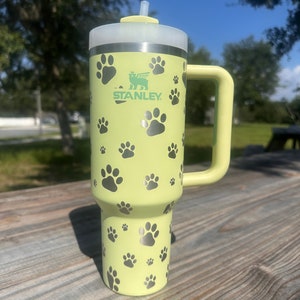 40 oz Tumbler Dog Paws Engraving