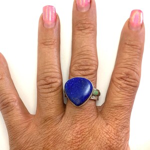 Royal Lapis Lazuli mit einer eleganten khaki grün türkis rot Koralle Silber Ring Einstellung Bild 2