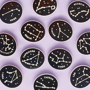 Pin zodiakalny - Pin z emalii konstelacji - Pin z twardej emalii - Odznaka znaku zodiaku - Pins - Flair - Odznaka urodzinowa - Niebiański prezent - Odznaka