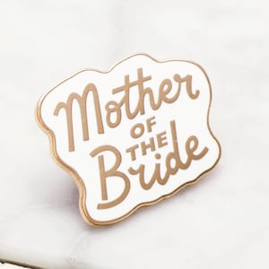 Pin de esmalte para madre de la novia - Pin de boda - Insignia de despedida de soltera - Pin de despedida de soltera - Pin de esmalte duro - despedida de soltera - Insignia de pin - Dorado