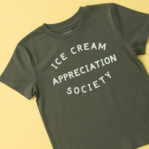 Ice Cream Appreciation Society T-shirt pour enfants T-shirt d'été T-shirt de vacances T-shirt pour fille T-shirt pour garçon Amateur de crème glacée T-shirt pour enfant NOUVEAU Khaki