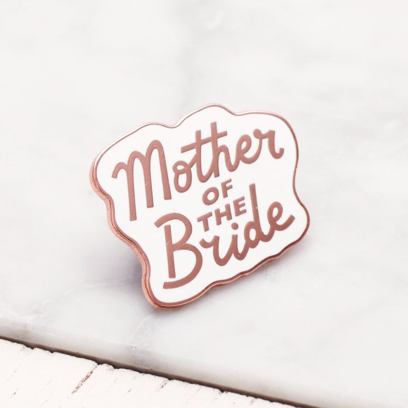 Épingle en émail de mariage Choisissez n'importe quelle épingle Badge pour enterrement de vie de jeune fille EVJF Épingle en émail Cadeau de demoiselle d'honneur Cadeau de mariée Badge d'épingle de mariage image 10