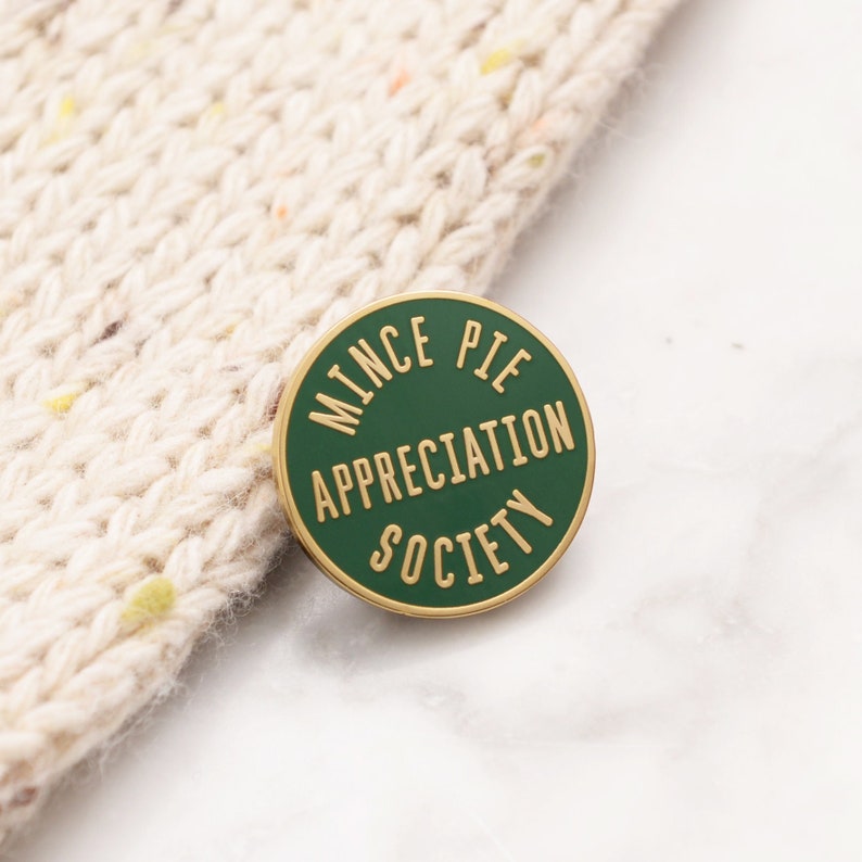 Mince Pie Appreciation Society Pin Hard Enamel Pin Weihnachtspin Geschenk für Weihnachten Flair Strumpffüller Anstecknadel Pins Pin Badge - Green