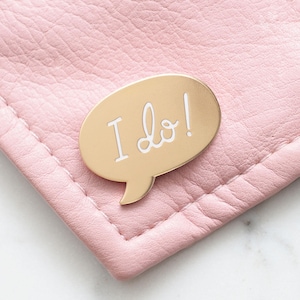 Pin de esmalte "Sí, acepto" - Pin de esmalte para boda - Insignia de despedida de soltera - Pin de despedida de soltera - Pin de esmalte duro - Despedida de soltera - Regalo de novia - Dorado