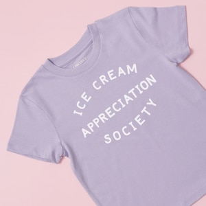 Ice Cream Appreciation Society T-shirt pour enfants T-shirt d'été T-shirt de vacances T-shirt pour fille T-shirt pour garçon Amateur de crème glacée T-shirt pour enfant NOUVEAU Lavender