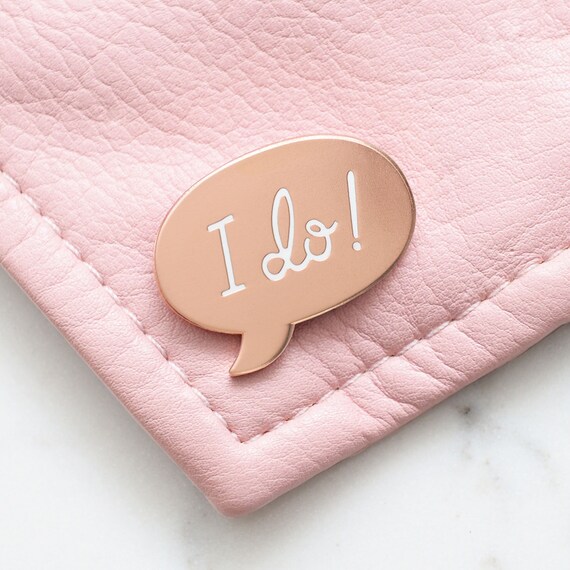 Hen Party Pin Badges White & Gold Hen Party Pin Badges White & Gold
