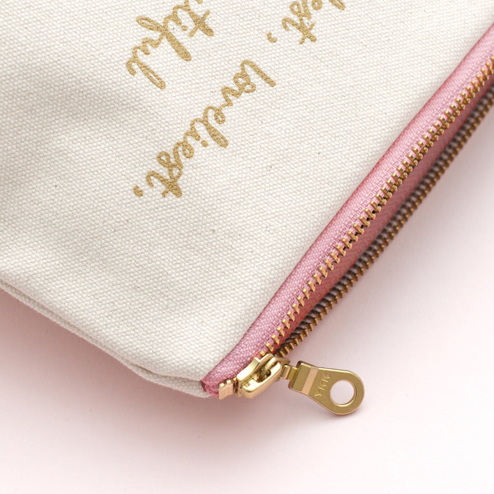 LARGE MAKEUP POUCH MATERNAL INSTINCT