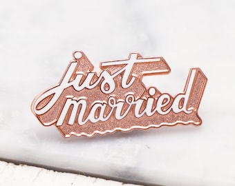 Just Married Enamel Pin - Wedding Enamel Pin - Hen Party Badge - Bachelorette Pin - Hard Enamel Pin - Gifts for Newlyweds - Alphabet Bags