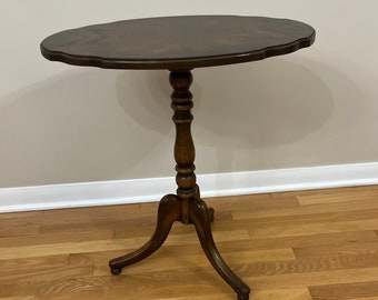 Vintage Side Accent Tilt Table - Chippendale Style Butler Company Style No.576