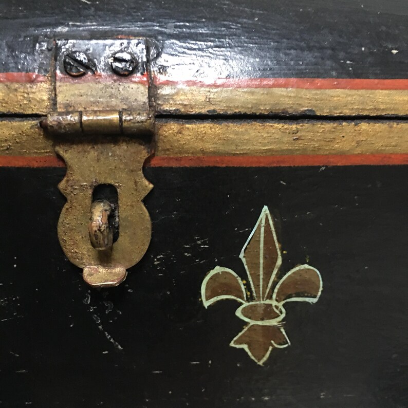 vintage hand painted fleur de lis wood box original paint