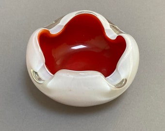 Vintage Mid-Century Modern Murano Barbini Sommerso Glasschale, rot/orange, weiß und klar, Italien
