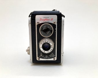 vintage 1950s Kodak Duaflex III camera