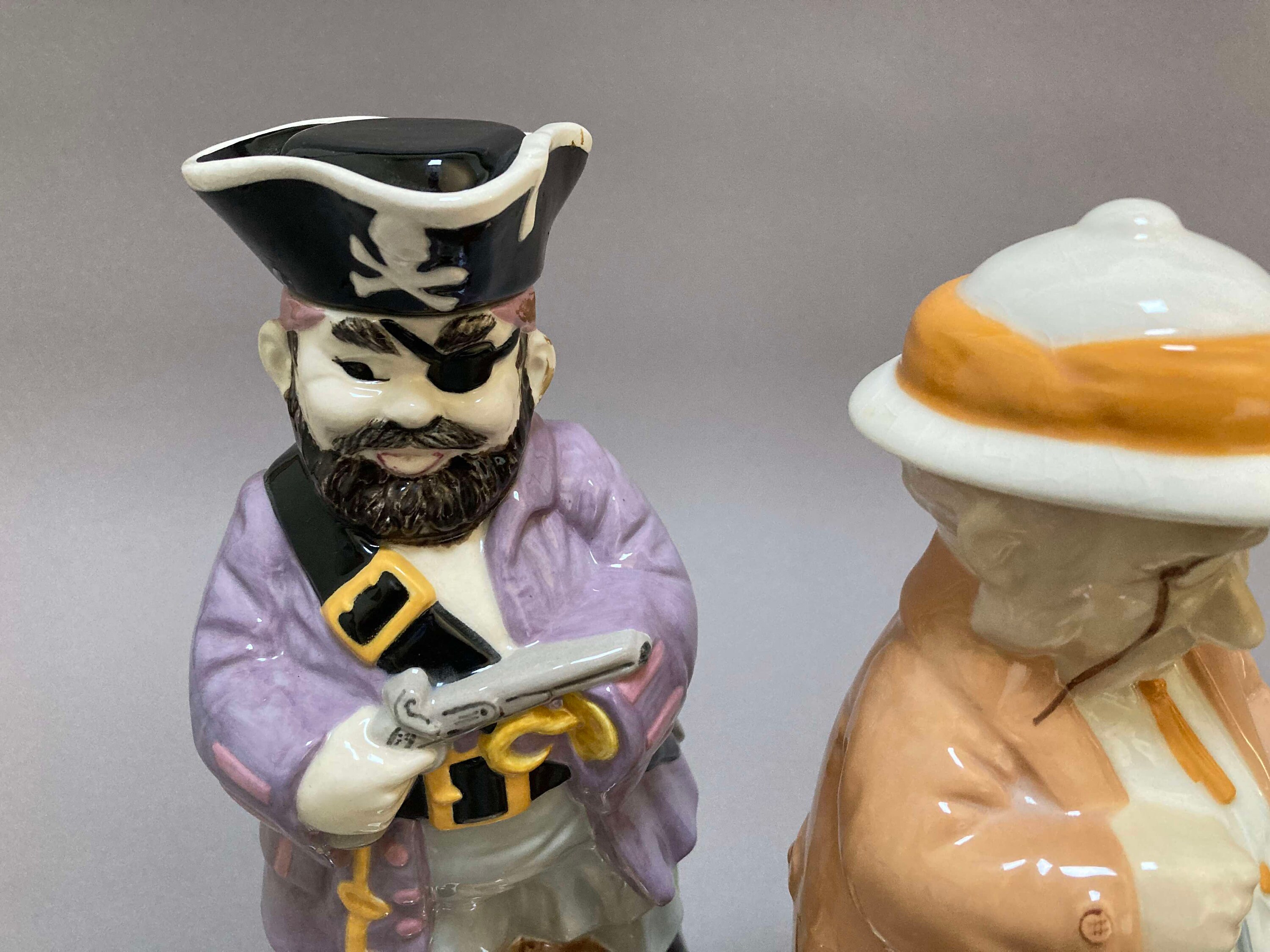 1983年 フック・アップ / コモンウェルス・ディスティラリー　陶器製デカンタ Lot of 5 Vintage Ceramic Figural Decanters, Pirate, Explorer