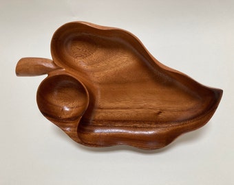 vintage houten dienblad met apenpeul, bladvorm, gesigneerd, Hawaii