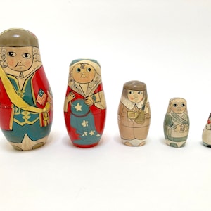 vintage nesting dolls, set of five, Americana Revolutionary War figures