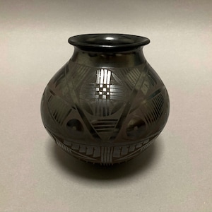vintage artist signed Mata Ortiz black pottery vase, Tina Esperanza, Mexico
