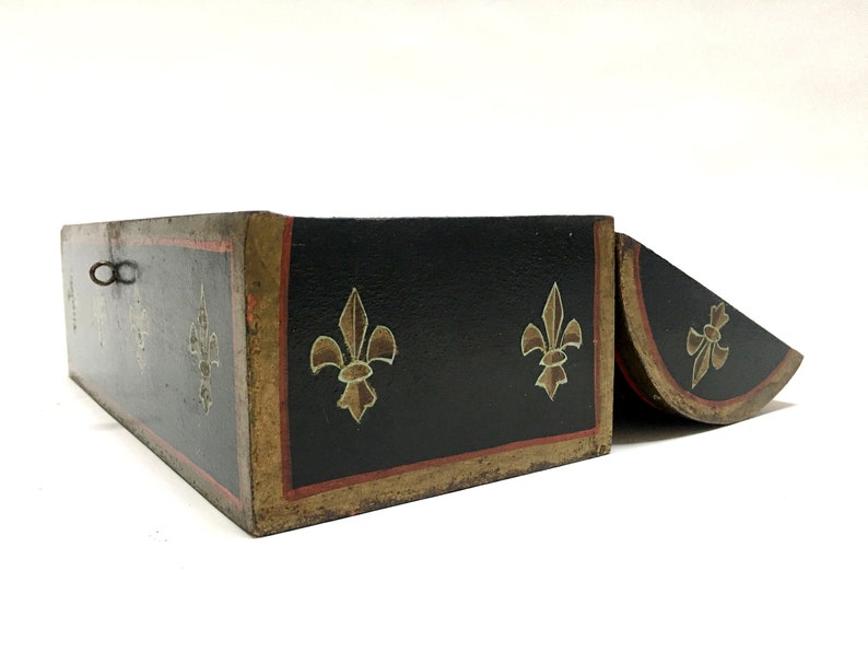 vintage hand painted fleur de lis wood box original paint