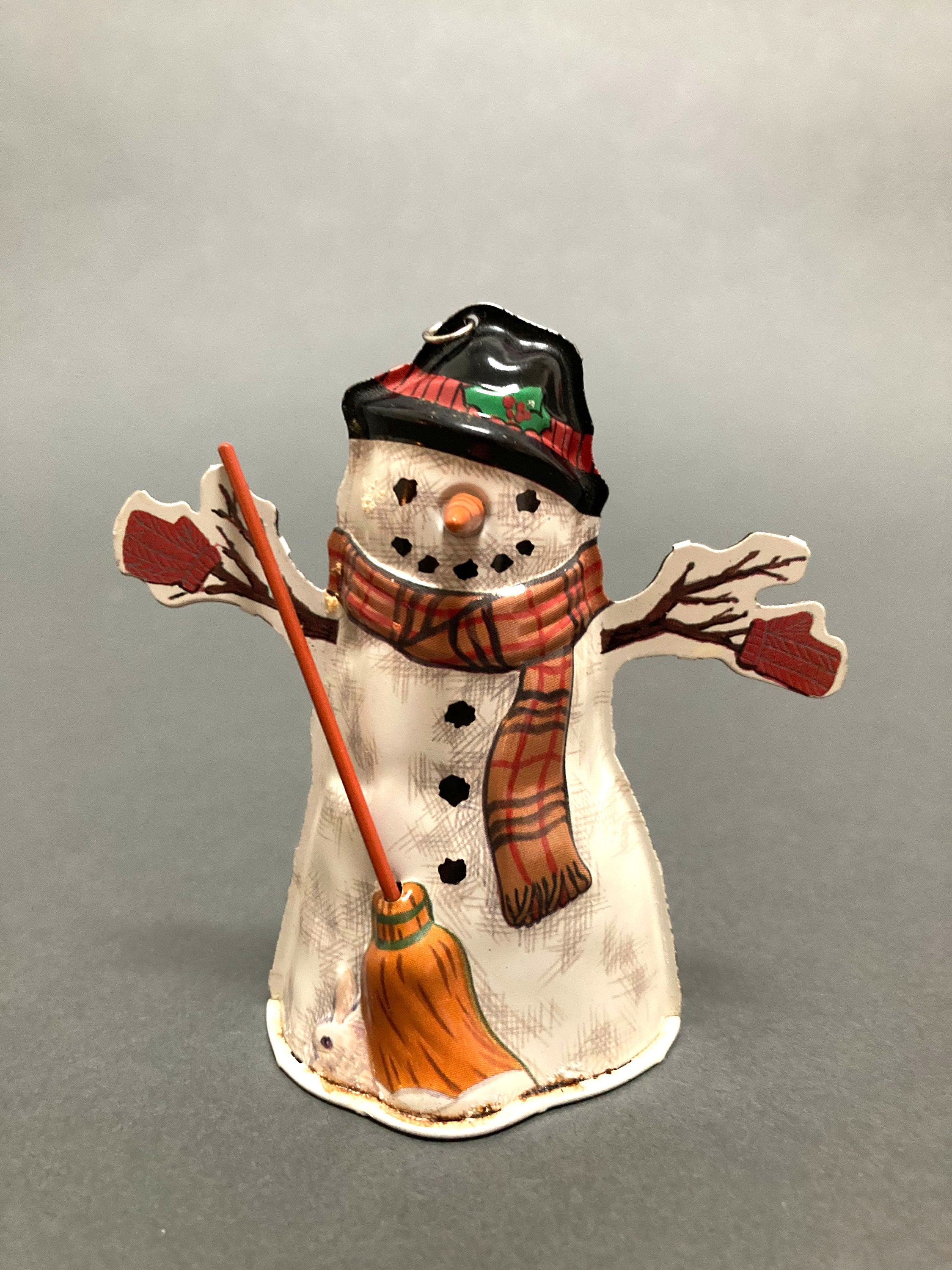 1997 Hallmark Keepsake Ornament Meadow Snowman Pressed Tin Christmas #17